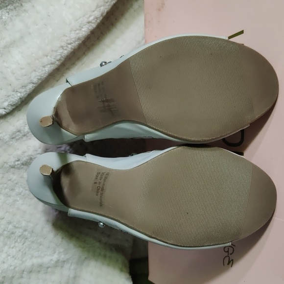 Shoes - Picture 3 of 6